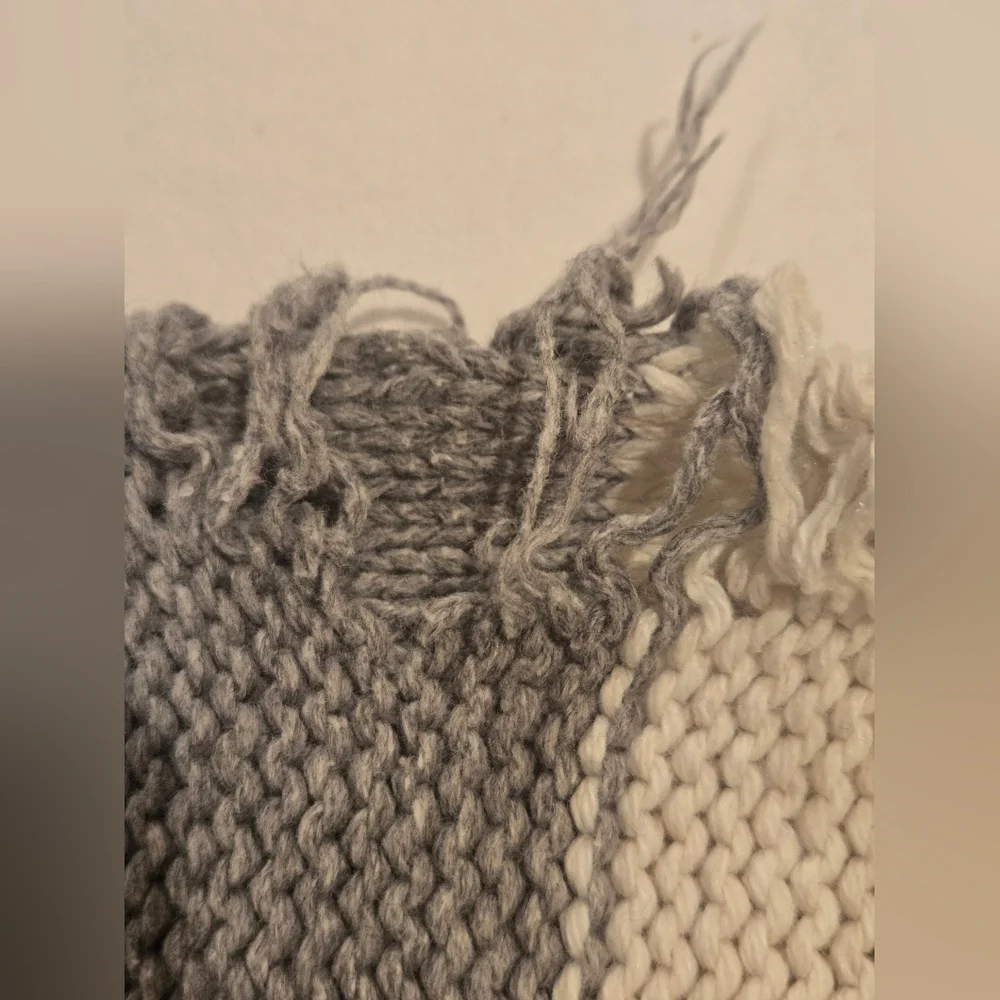 Old Navy Gray Knit Sweater